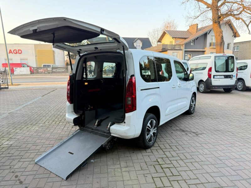 Opel Combo Life Combo do przewozu Niepełnosprawnych inwalida rampa Model 2021 PFRON 2018-
