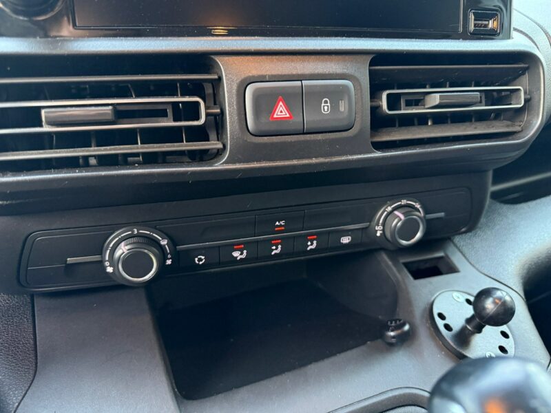 Opel Combo Life Combo do przewozu Niepełnosprawnych inwalida rampa Model 2021 PFRON 2018-