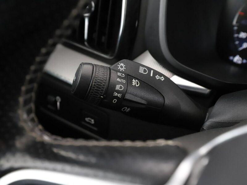 Volvo XC 60 FV23 2.0D4 Automat AWD R-Design Tempomat Navi HarmanKardon BLIS Kamera II (2017-)