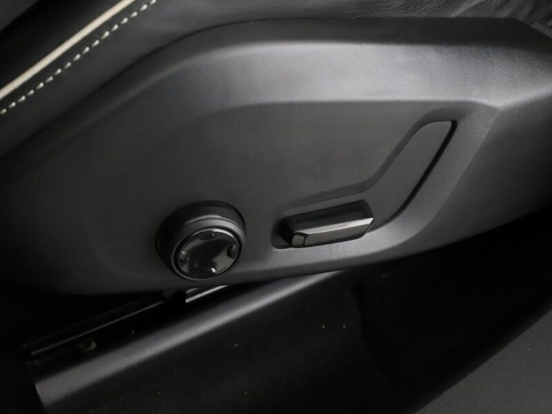Volvo XC 60 FV23 2.0D4 Automat AWD R-Design Tempomat Navi HarmanKardon BLIS Kamera II (2017-)