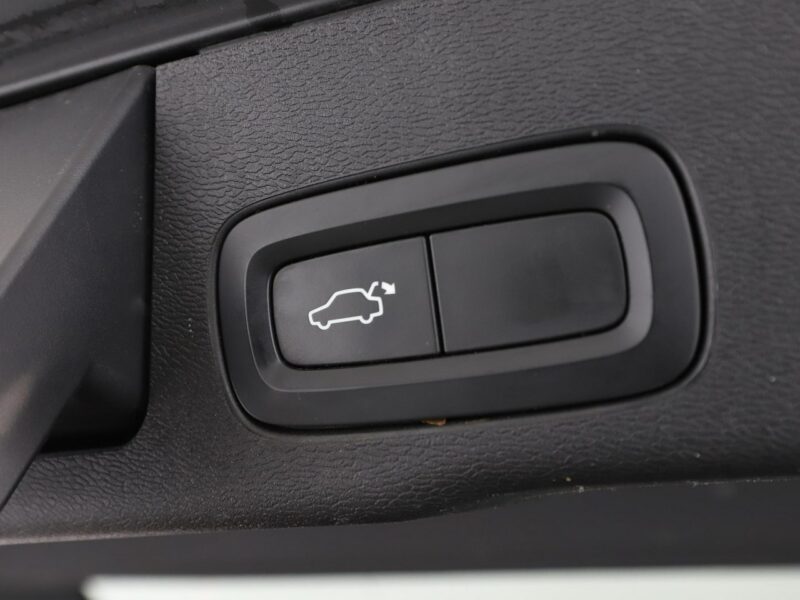 Volvo XC 60 FV23 2.0D4 Automat AWD R-Design Tempomat Navi HarmanKardon BLIS Kamera II (2017-)