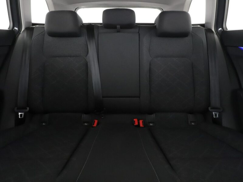 Volkswagen Golf FV23% virtual cocpit LED navi klima auto czujniki parkowania VIII (2020-)