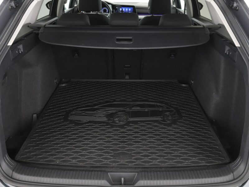 Volkswagen Golf FV23% virtual cocpit LED navi klima auto czujniki parkowania VIII (2020-)