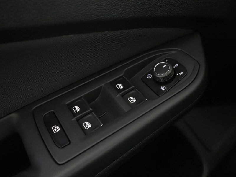 Volkswagen Golf FV23% virtual cocpit LED navi klima auto czujniki parkowania VIII (2020-)