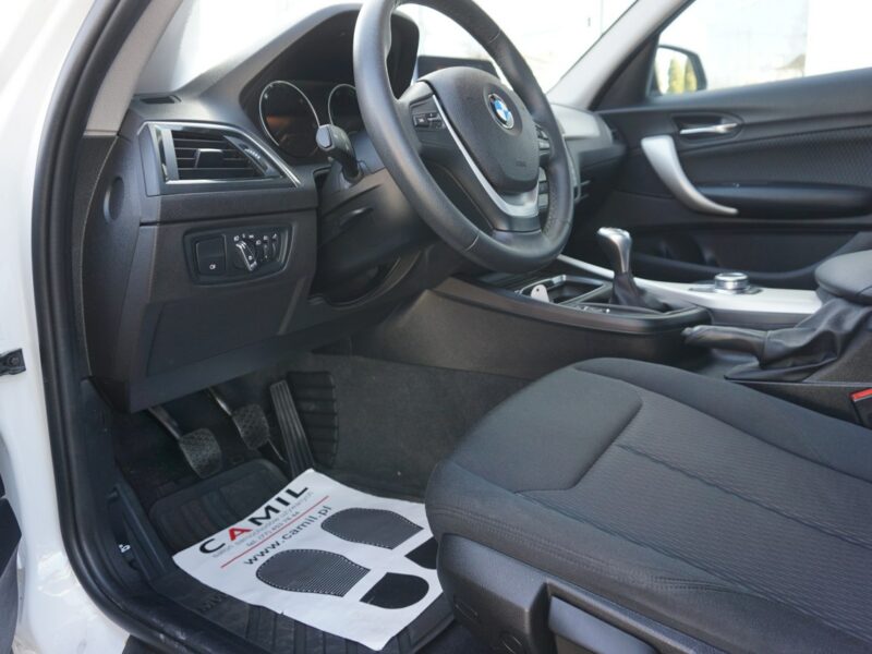 BMW 116 Urban Line, oryginalny bardzo niski przebieg, rok gwarancji w cenie, F20 (2011-)