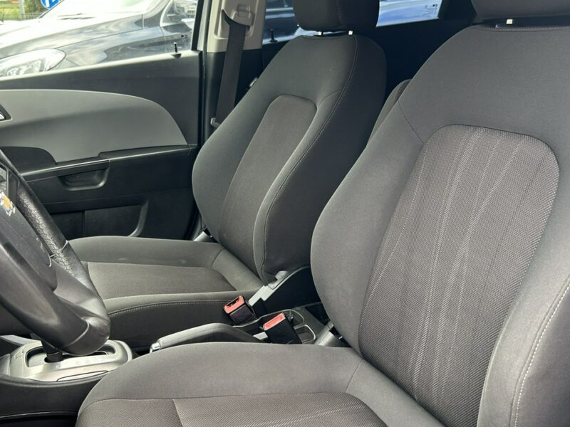 Chevrolet Aveo 1.6 benzyna automat 115KM Klimatyzacja biały 5drzwi T30) (2011-)