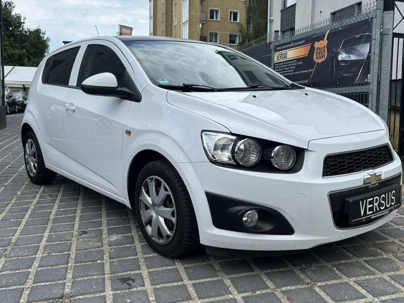 Chevrolet Aveo 1.6 benzyna automat 115KM Klimatyzacja biały 5drzwi T30) (2011-)
