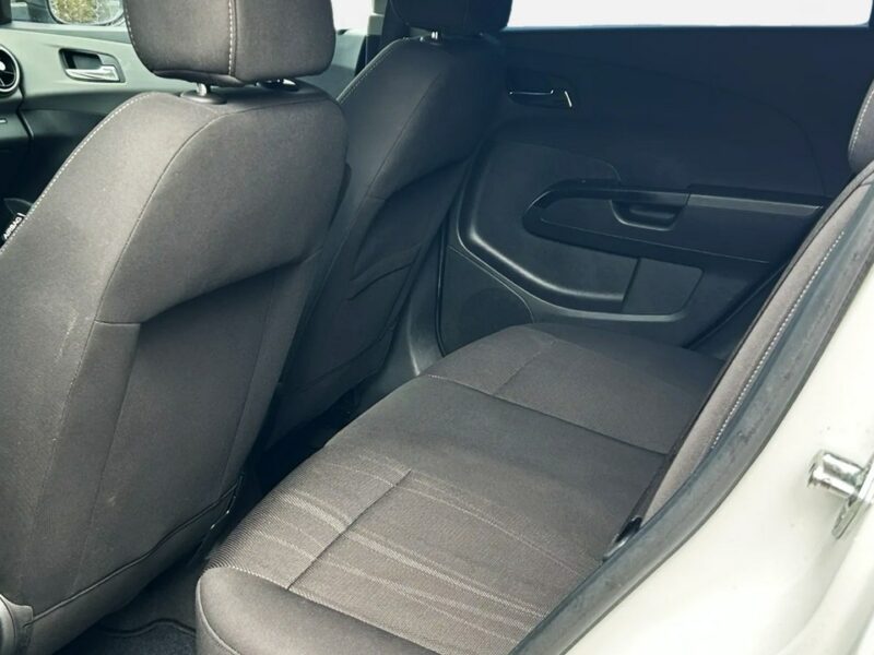 Chevrolet Aveo 1.6 benzyna automat 115KM Klimatyzacja biały 5drzwi T30) (2011-)