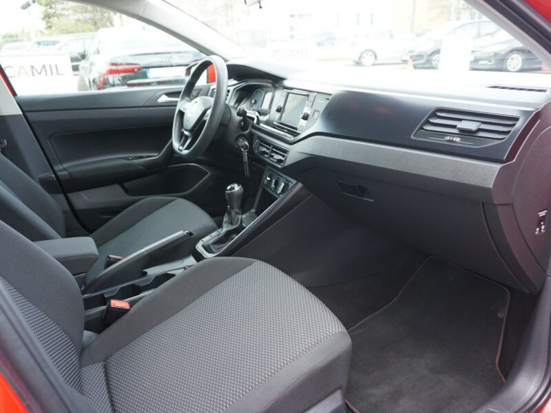 Volkswagen Polo polski salon , serwisowany w ASO , I właściciel, niski przebieg VI (2017-)
