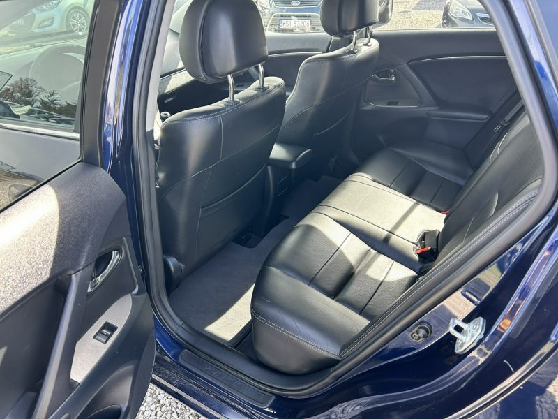 Toyota Avensis III (2009-)