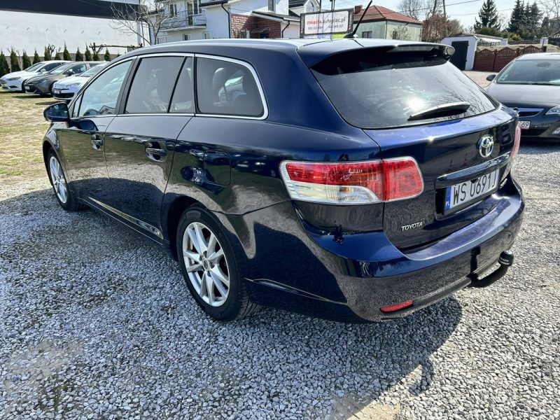 Toyota Avensis III (2009-)