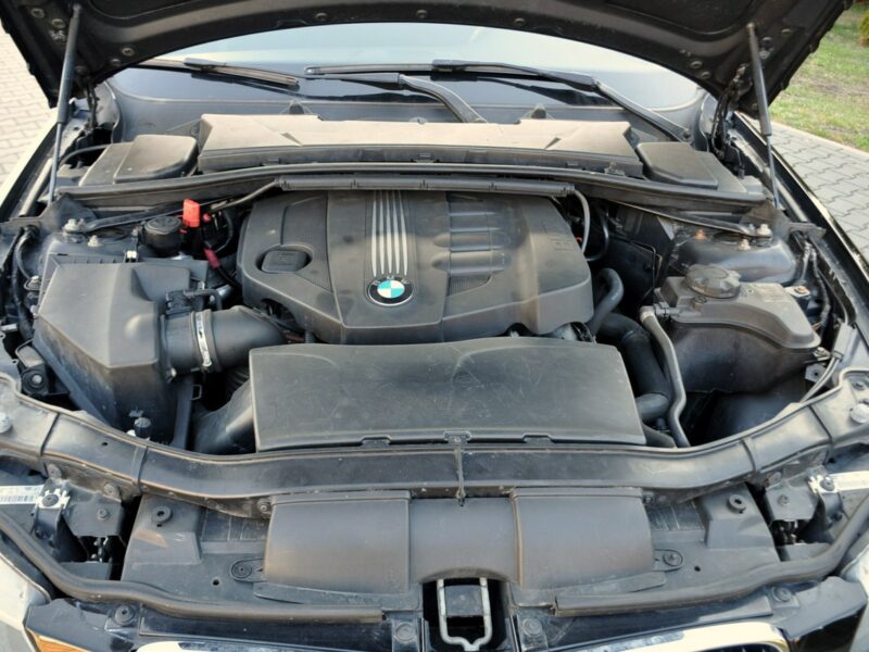 BMW 320 2.0d(143KM)*Lift*Czarna*Parktronik*I Właściciel*Reling*Alu16"ASO BMW E90E91E92E93(2005-2012)
