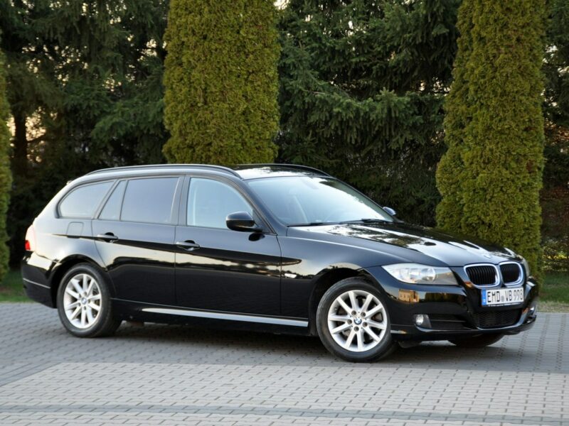 BMW 320 2.0d(143KM)*Lift*Czarna*Parktronik*I Właściciel*Reling*Alu16"ASO BMW E90E91E92E93(2005-2012)