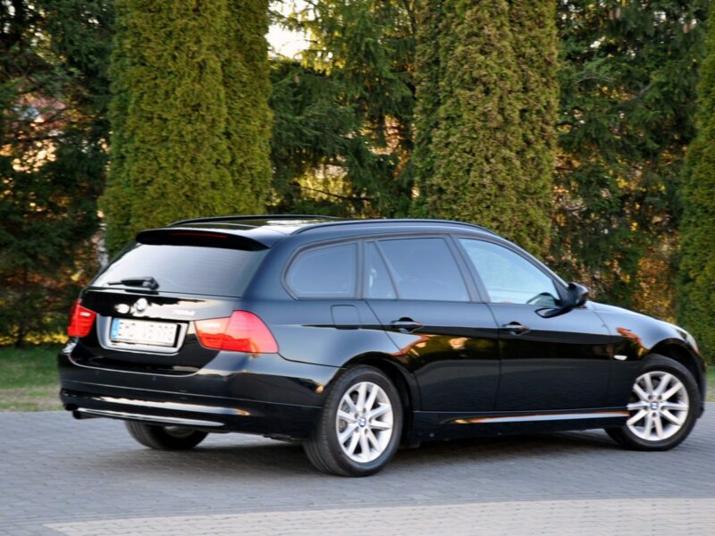 BMW 320 2.0d(143KM)*Lift*Czarna*Parktronik*I Właściciel*Reling*Alu16"ASO BMW E90E91E92E93(2005-2012)