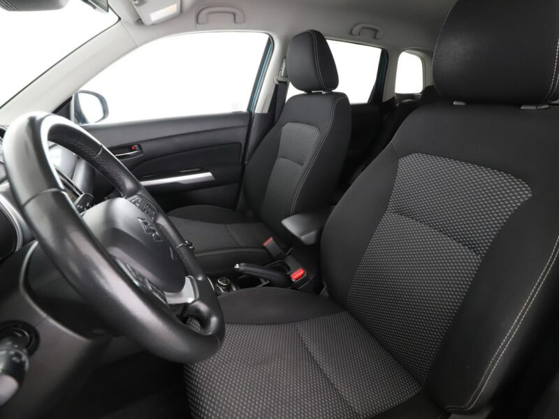 Suzuki Vitara mHEV 4x4 navi PDC grzane fotele ACC Bluetooth klima-auto II (2015-2019)