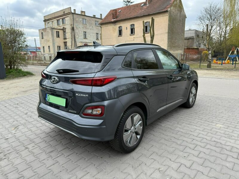 Hyundai Kona 100% elektryk Bogate wyposażenie DARMOWE Parkingi - 300KM zasięgu II (2023-)