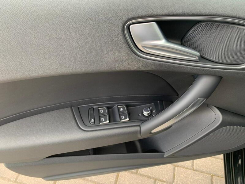 Audi A1 1.4 TFSI 125 DSG Panorama LED Skóra 8X (2010-)