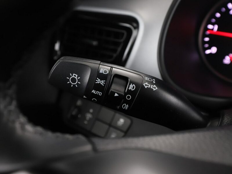 Kia Stonic kamera AppleCarPlay+AndroidAuto klima-auto tempomat