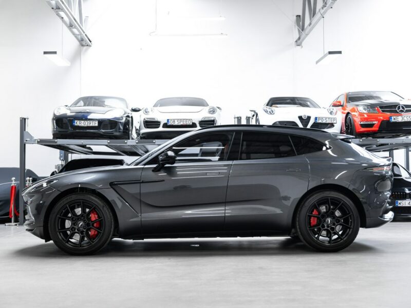 Aston Martin DBX 4.0 V8 550KM. Bezwypadkowy. Tylko 17 000 km. Lakier AML.