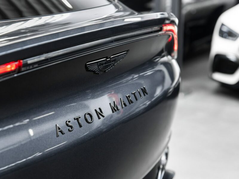 Aston Martin DBX 4.0 V8 550KM. Bezwypadkowy. Tylko 17 000 km. Lakier AML.