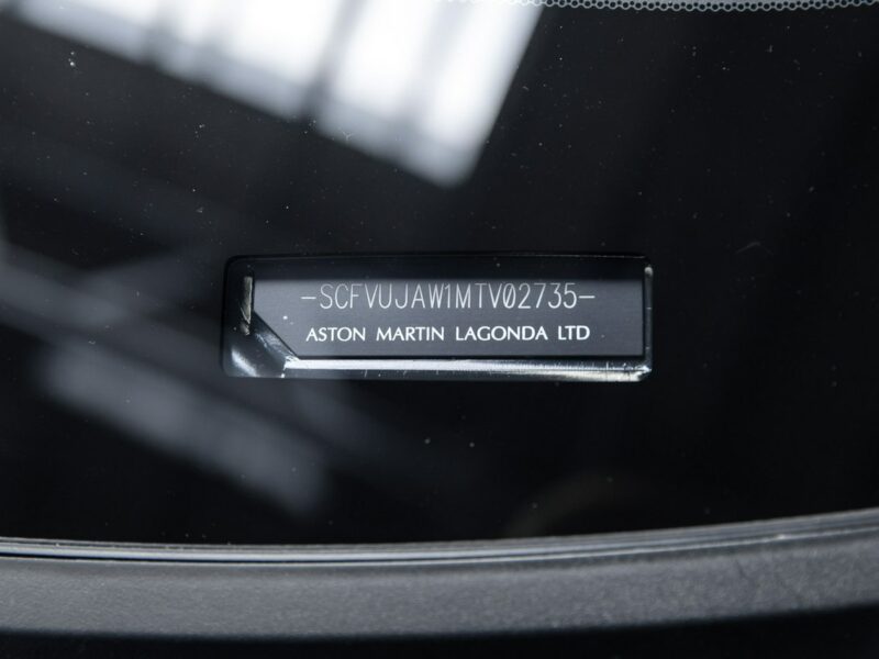 Aston Martin DBX 4.0 V8 550KM. Bezwypadkowy. Tylko 17 000 km. Lakier AML.