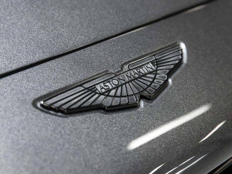 Aston Martin DBX 4.0 V8 550KM. Bezwypadkowy. Tylko 17 000 km. Lakier AML.