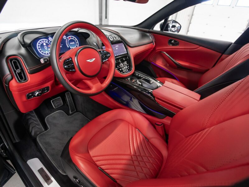 Aston Martin DBX 4.0 V8 550KM. Bezwypadkowy. Tylko 17 000 km. Lakier AML.