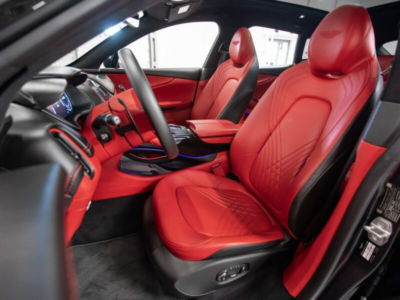 Aston Martin DBX 4.0 V8 550KM. Bezwypadkowy. Tylko 17 000 km. Lakier AML.