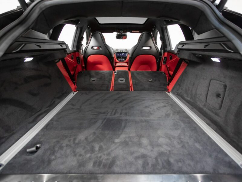 Aston Martin DBX 4.0 V8 550KM. Bezwypadkowy. Tylko 17 000 km. Lakier AML.