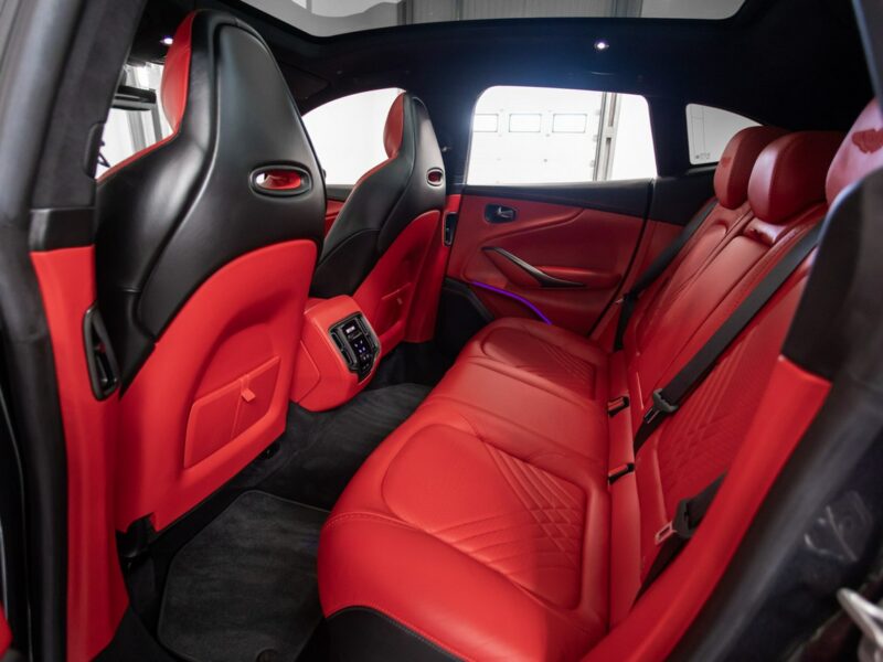 Aston Martin DBX 4.0 V8 550KM. Bezwypadkowy. Tylko 17 000 km. Lakier AML.