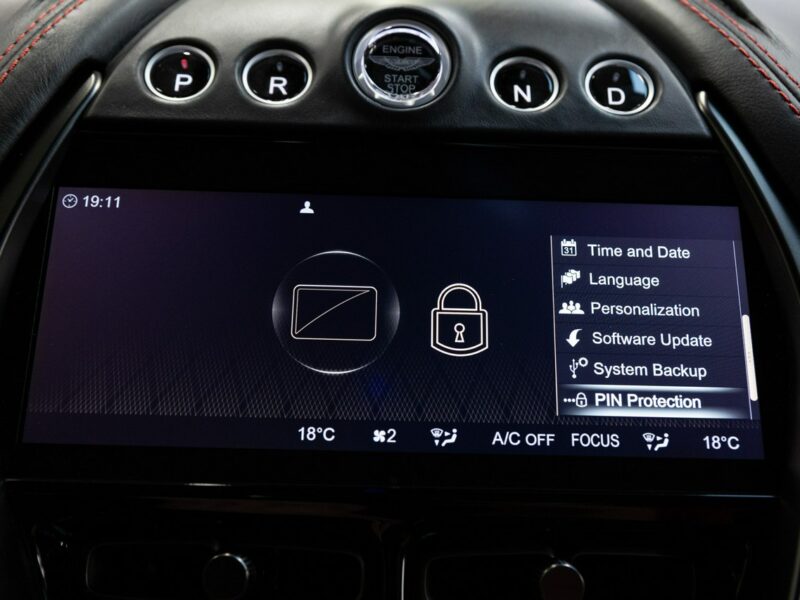Aston Martin DBX 4.0 V8 550KM. Bezwypadkowy. Tylko 17 000 km. Lakier AML.