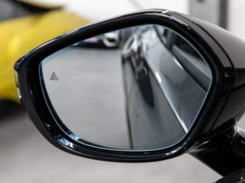 Aston Martin DBX 4.0 V8 550KM. Bezwypadkowy. Tylko 17 000 km. Lakier AML.