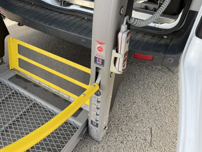 Ford Transit Transit do przewozu Niepełnosprawnych 2 Wózki inwalida rampa 2017 VII (2013-)