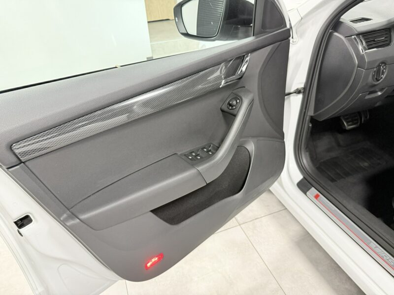 Škoda Octavia RS 2.0 TDI 184KM*CHALLENGE*VRS Mode*AppleCar*Bi-Xenon*El.Klapa*NIEMCY III (2013-)