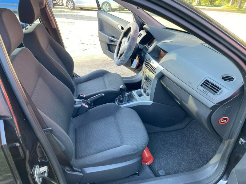 Opel Astra Mocny i oszczędny Diesel, po liftingu, klimatyzacja, niski przebieg H (2004-2014)