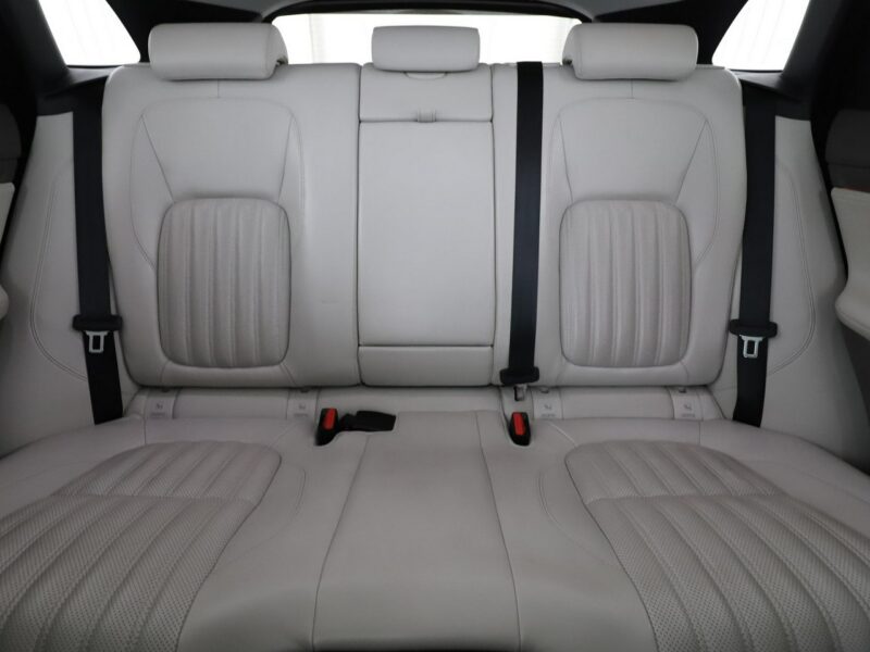 Jaguar F-PACE 25d Prestige AWD Automat Panorama Virtual ACC Navi Skóra Xenon Kamera