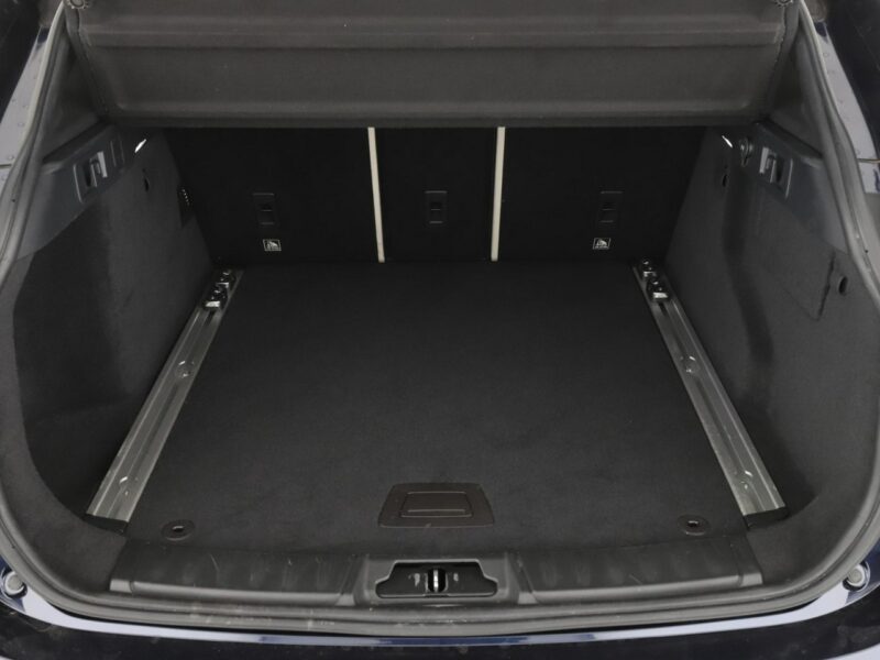 Jaguar F-PACE 25d Prestige AWD Automat Panorama Virtual ACC Navi Skóra Xenon Kamera
