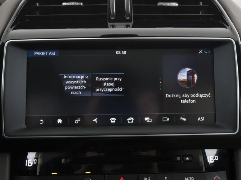 Jaguar F-PACE 25d Prestige AWD Automat Panorama Virtual ACC Navi Skóra Xenon Kamera