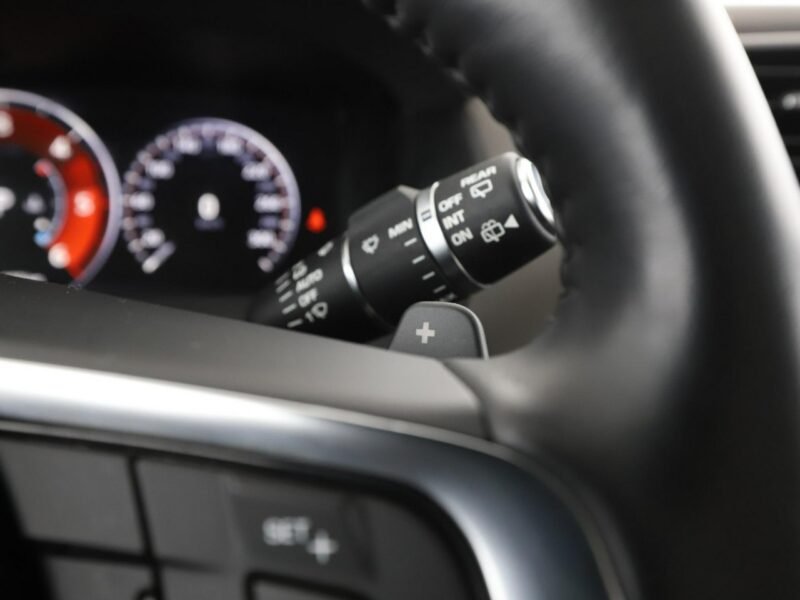 Jaguar F-PACE 25d Prestige AWD Automat Panorama Virtual ACC Navi Skóra Xenon Kamera