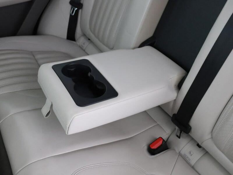 Jaguar F-PACE 25d Prestige AWD Automat Panorama Virtual ACC Navi Skóra Xenon Kamera