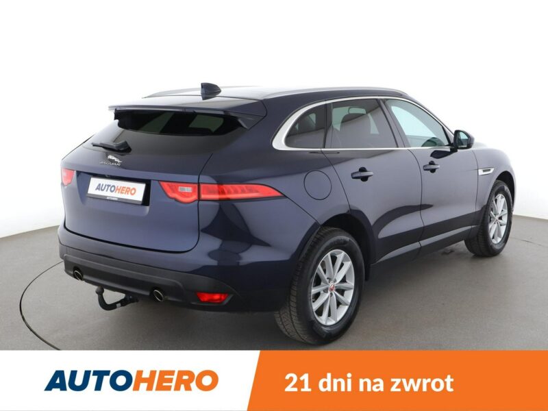 Jaguar F-PACE 25d Prestige AWD Automat Panorama Virtual ACC Navi Skóra Xenon Kamera