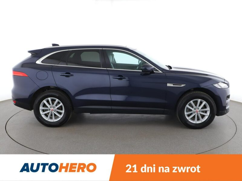 Jaguar F-PACE 25d Prestige AWD Automat Panorama Virtual ACC Navi Skóra Xenon Kamera