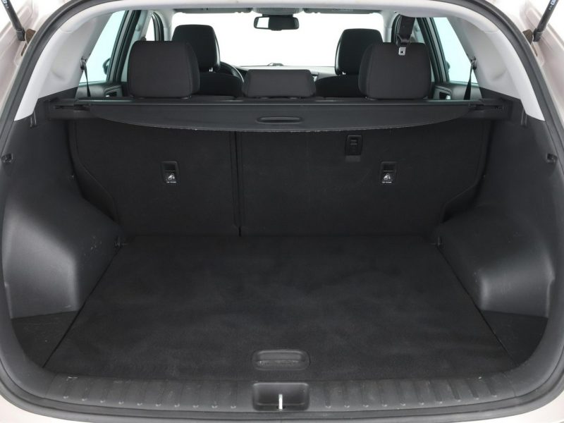 Hyundai Tucson klima auto grzane fotele navi bluetooth PDC III (2015-2020)