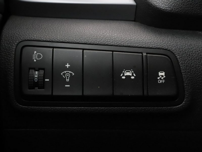 Hyundai Tucson klima auto grzane fotele navi bluetooth PDC III (2015-2020)