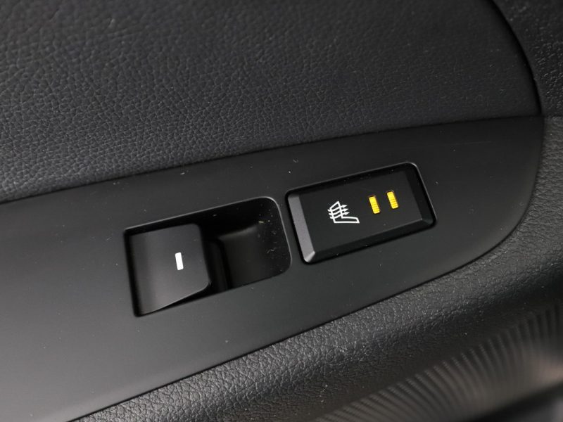 Hyundai Tucson klima auto grzane fotele navi bluetooth PDC III (2015-2020)