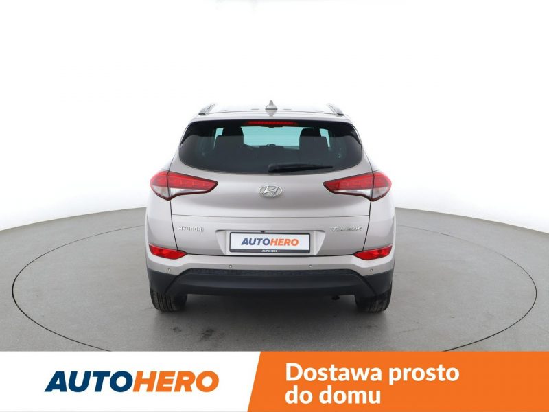 Hyundai Tucson klima auto grzane fotele navi bluetooth PDC III (2015-2020)