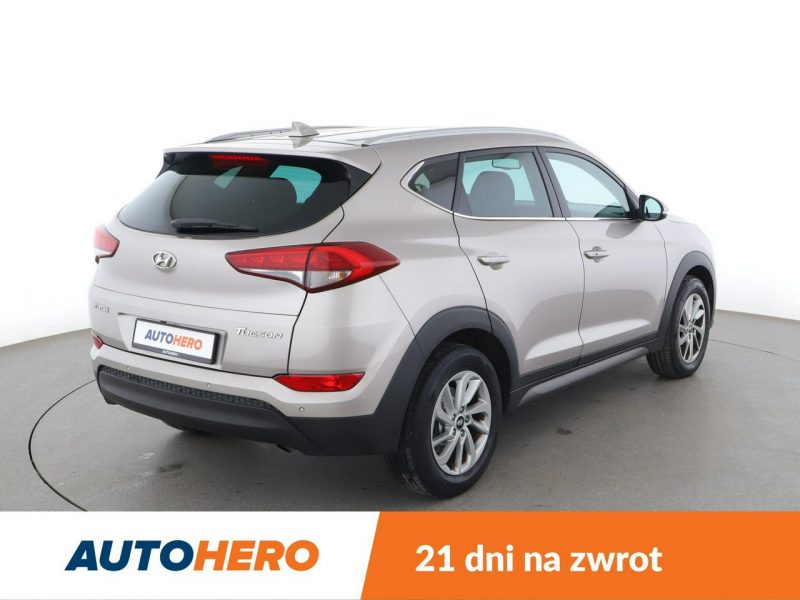 Hyundai Tucson klima auto grzane fotele navi bluetooth PDC III (2015-2020)