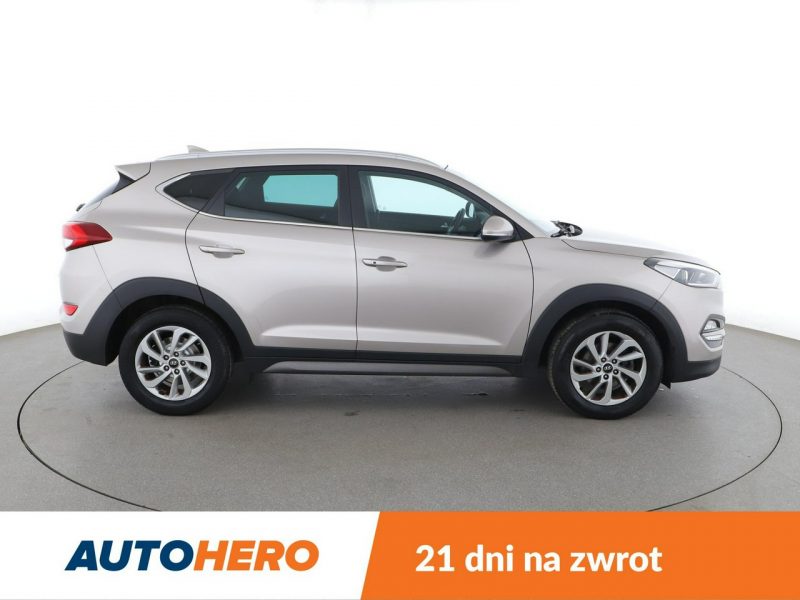 Hyundai Tucson klima auto grzane fotele navi bluetooth PDC III (2015-2020)