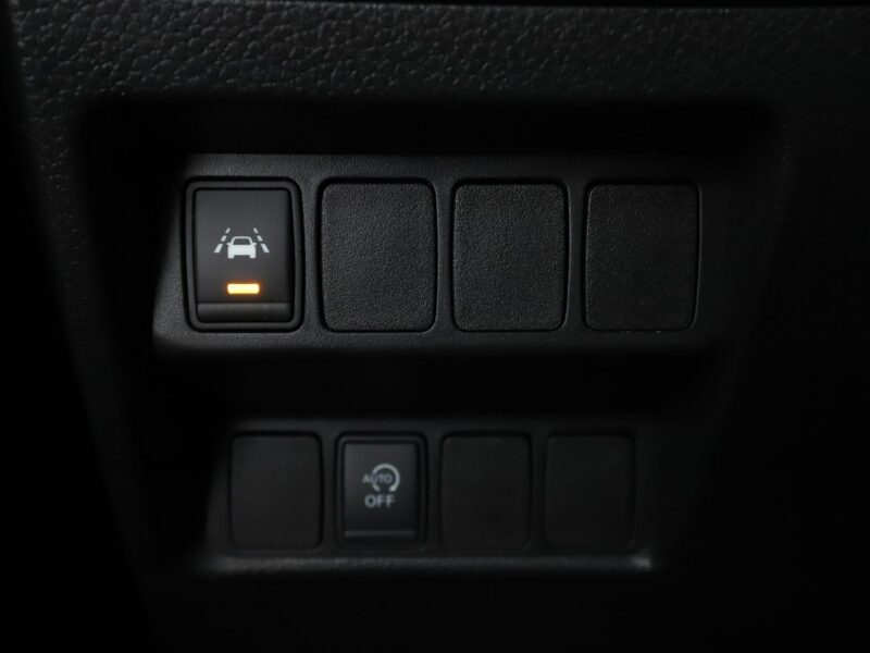 Nissan Qashqai N-Connecta panorama navi kamera grzane fotele tempomat Bluetooth II (2013-2021)