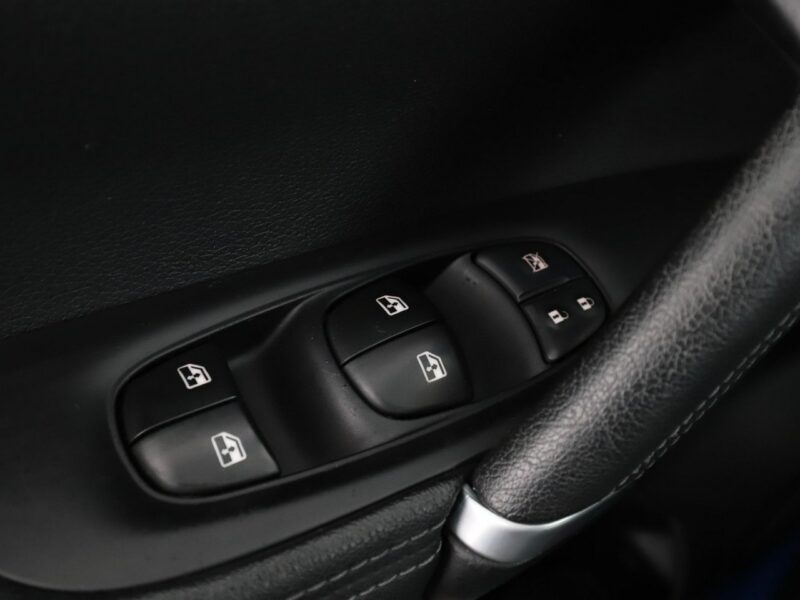 Nissan Qashqai N-Connecta panorama navi kamera grzane fotele tempomat Bluetooth II (2013-2021)